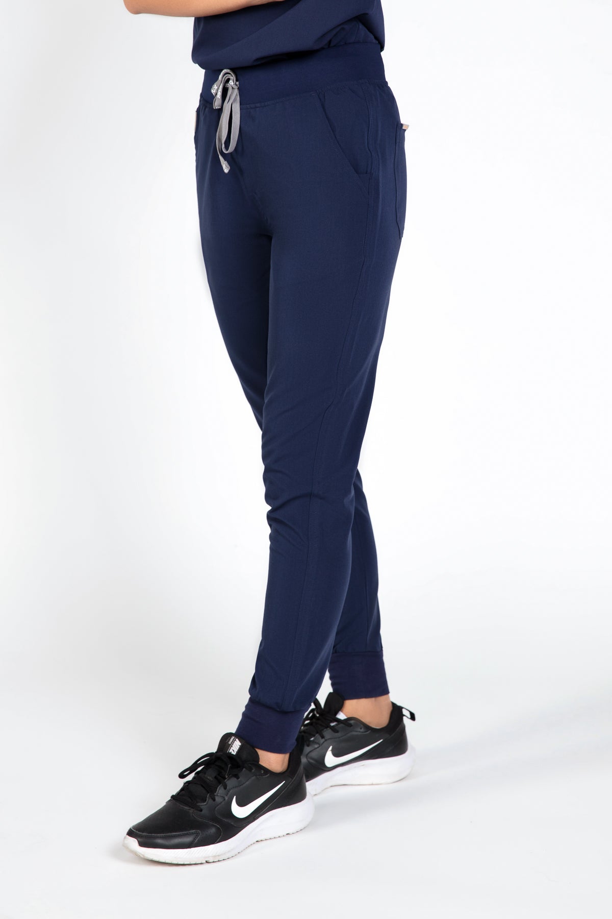 Yugen Womens Jogger Scrub pants