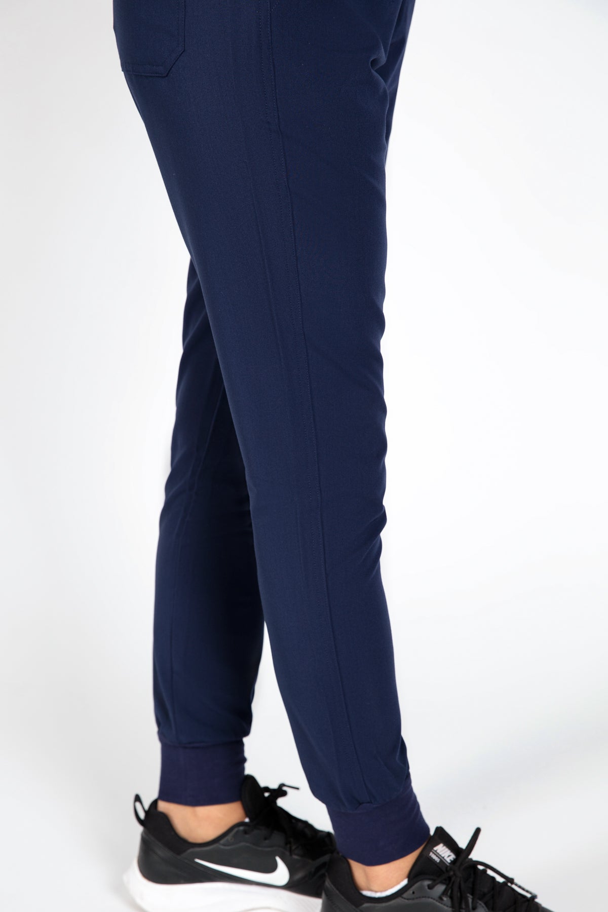 Yugen Womens Jogger Scrub pants