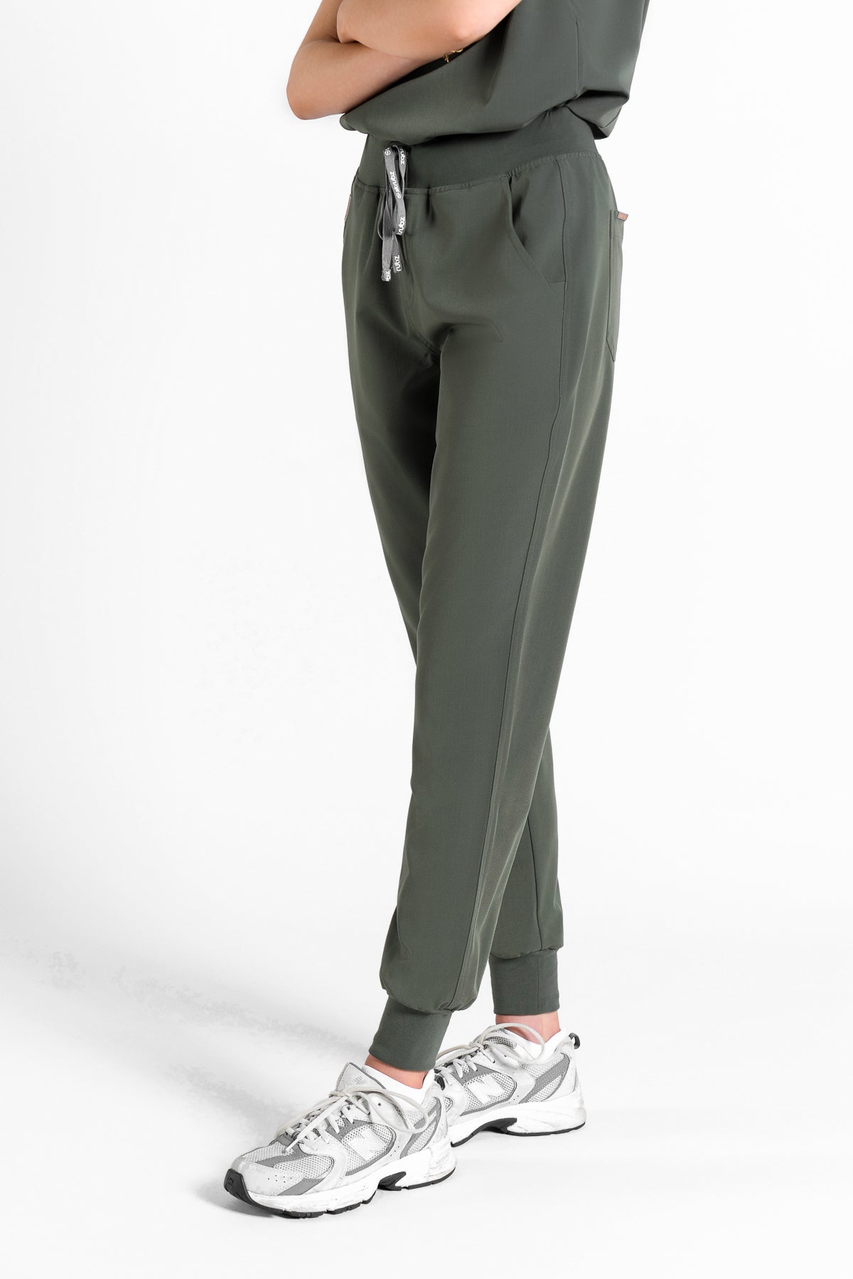 Yugen Womens Jogger Scrub pants