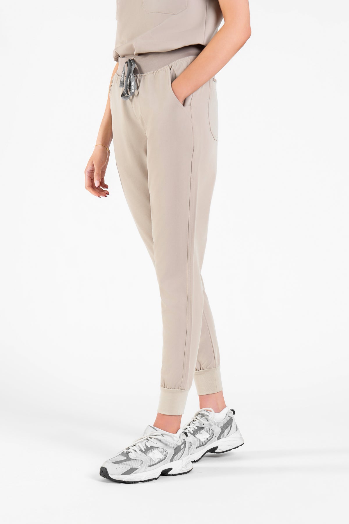 Yugen Womens Jogger Scrub pants