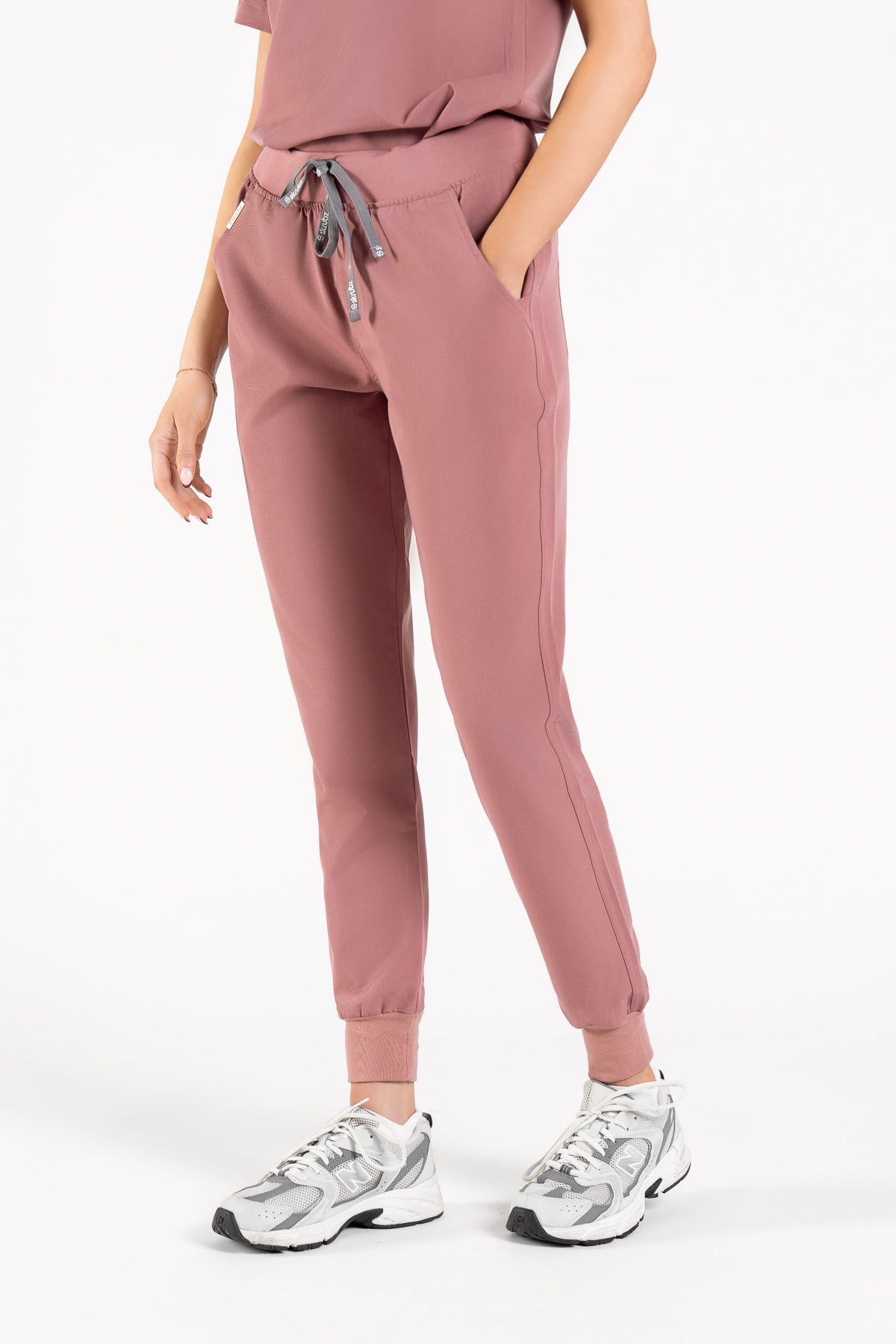 Yugen Womens Jogger Scrub pants