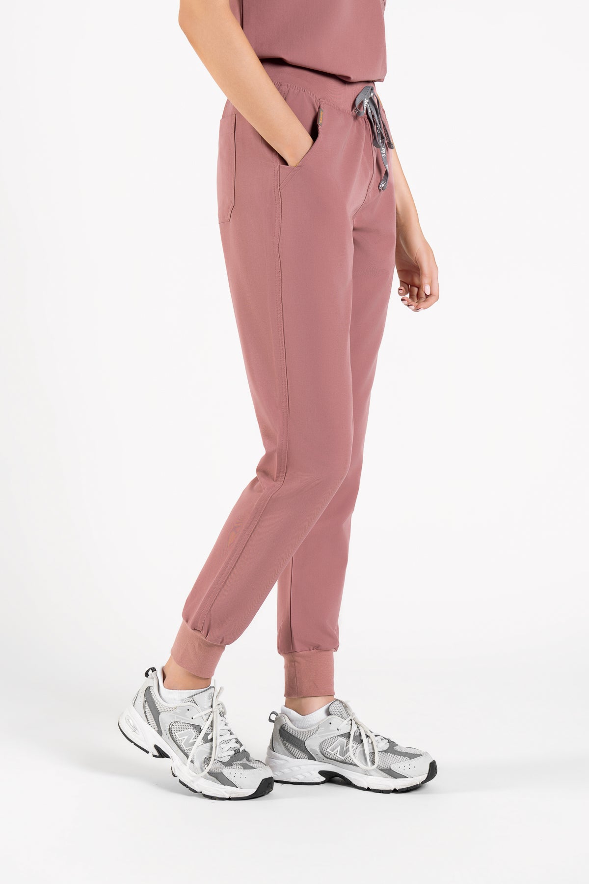 Yugen Womens Jogger Scrub pants