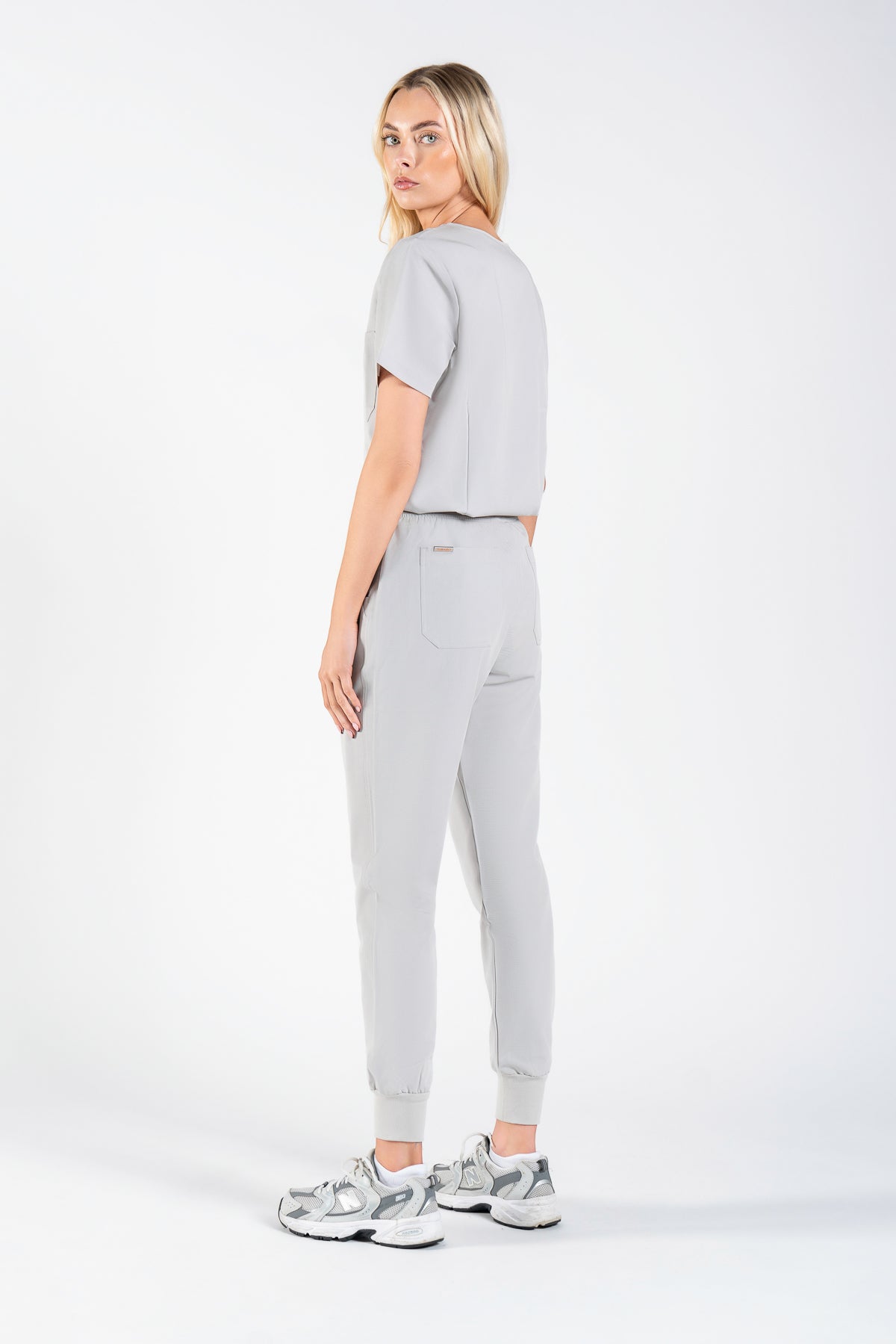 Yugen Womens Jogger Scrub pants