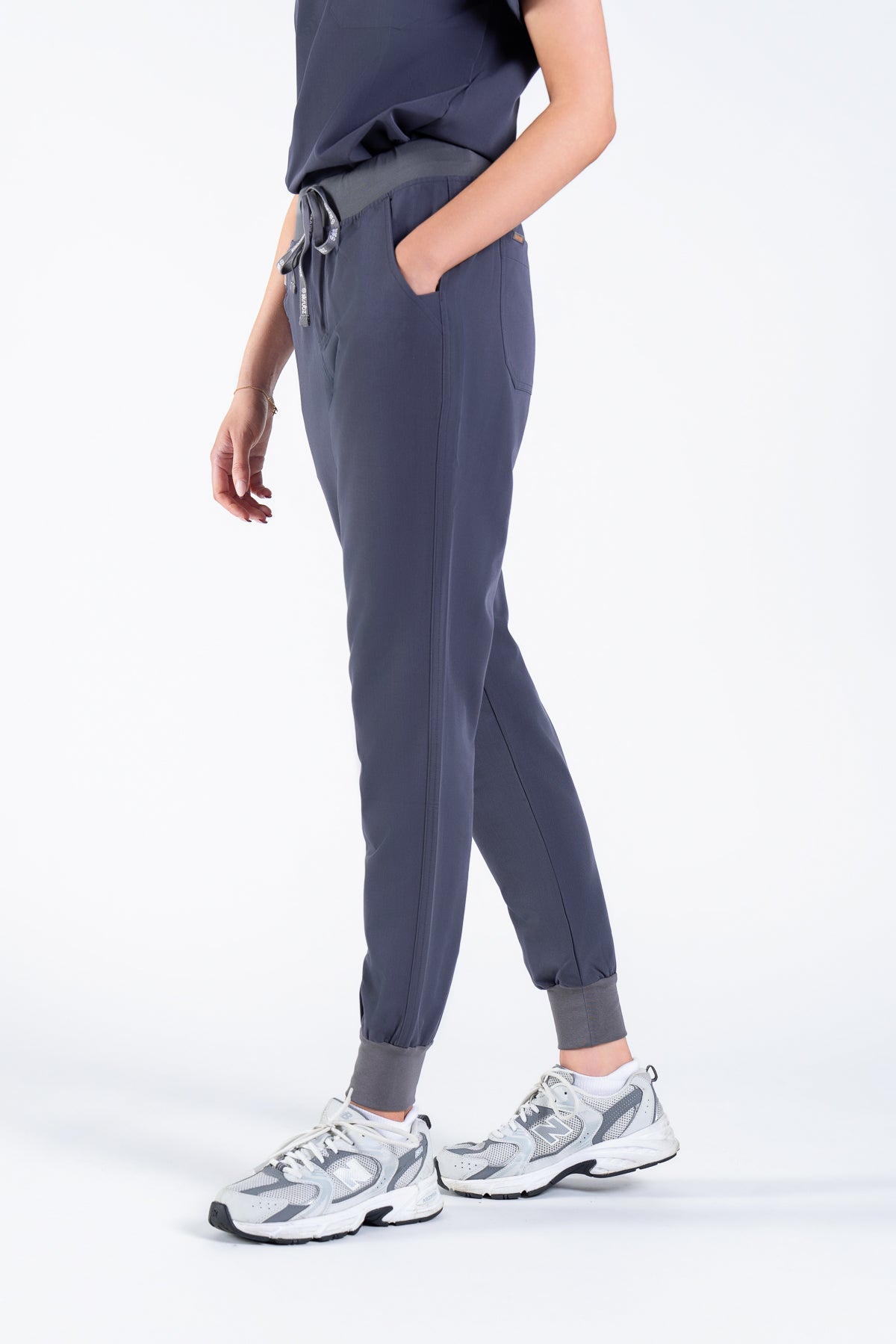 Yugen Womens Jogger Scrub pants