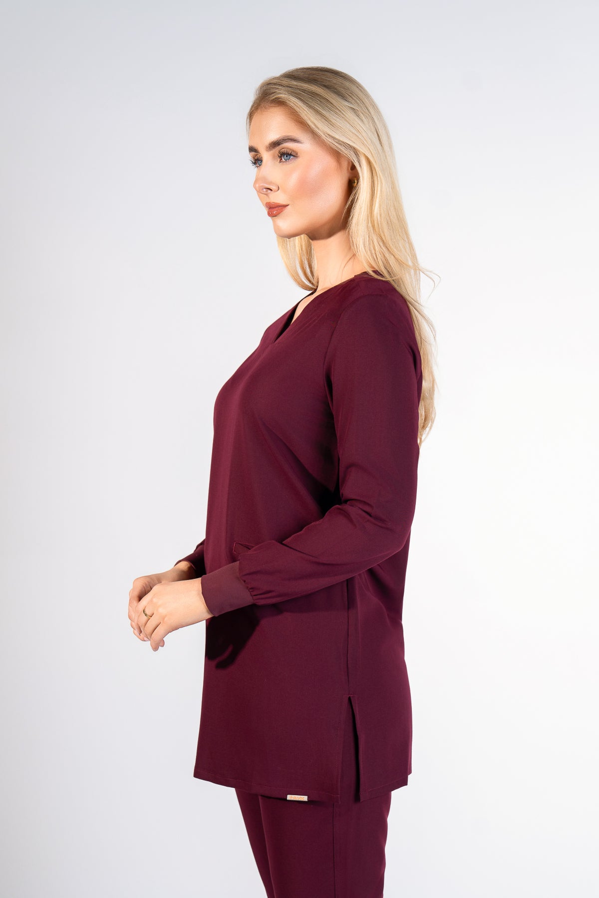 Cosa Women's Long Sleeves V Neck Top