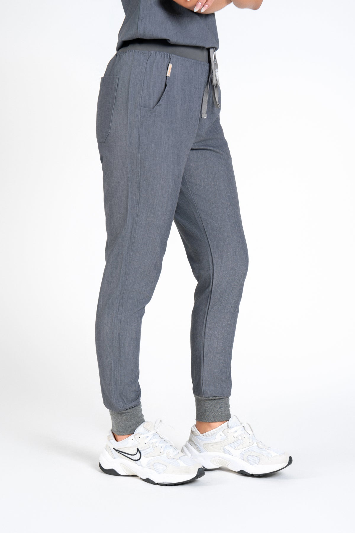 Yugen Womens Jogger Scrub pants