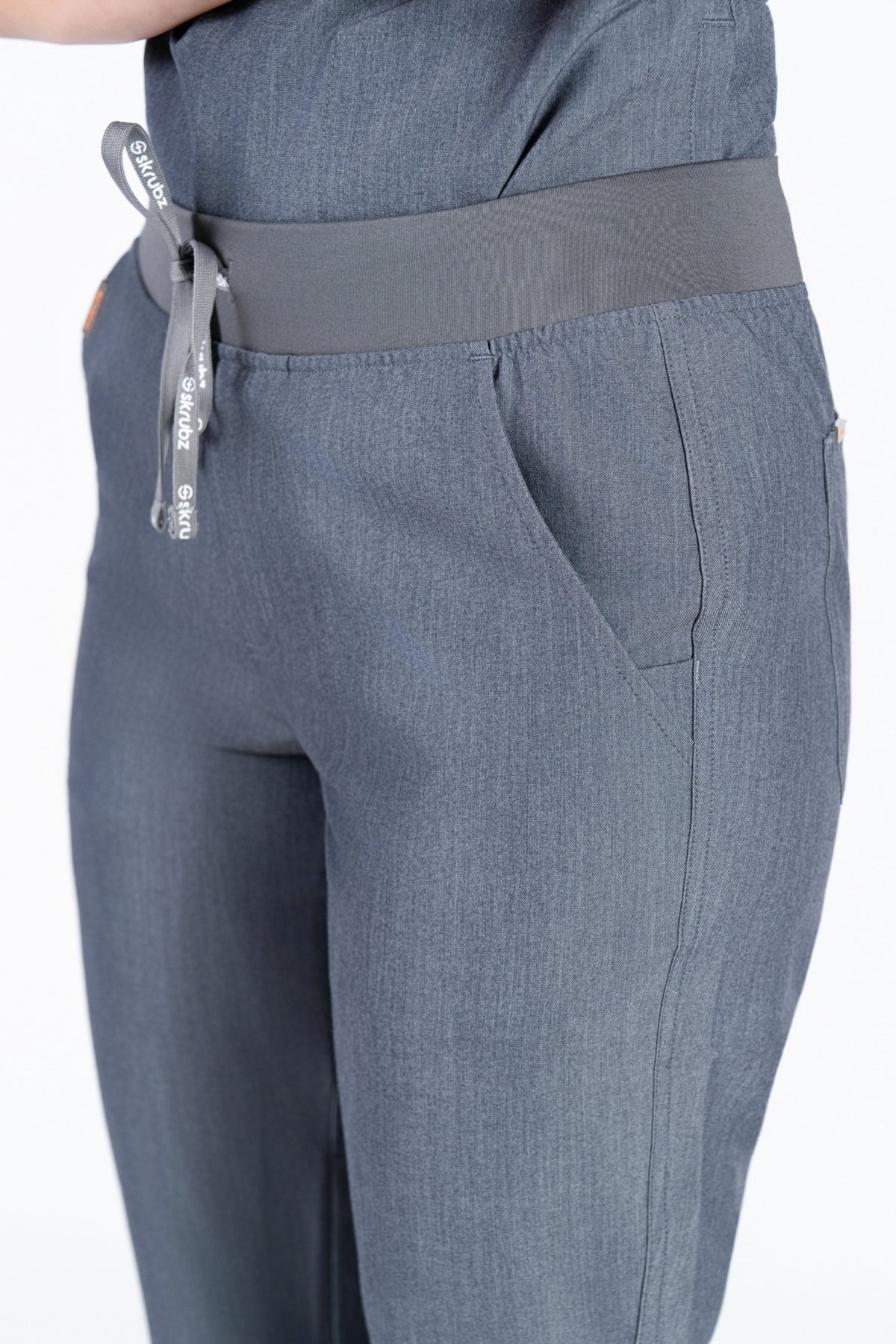 Yugen Womens Jogger Scrub pants