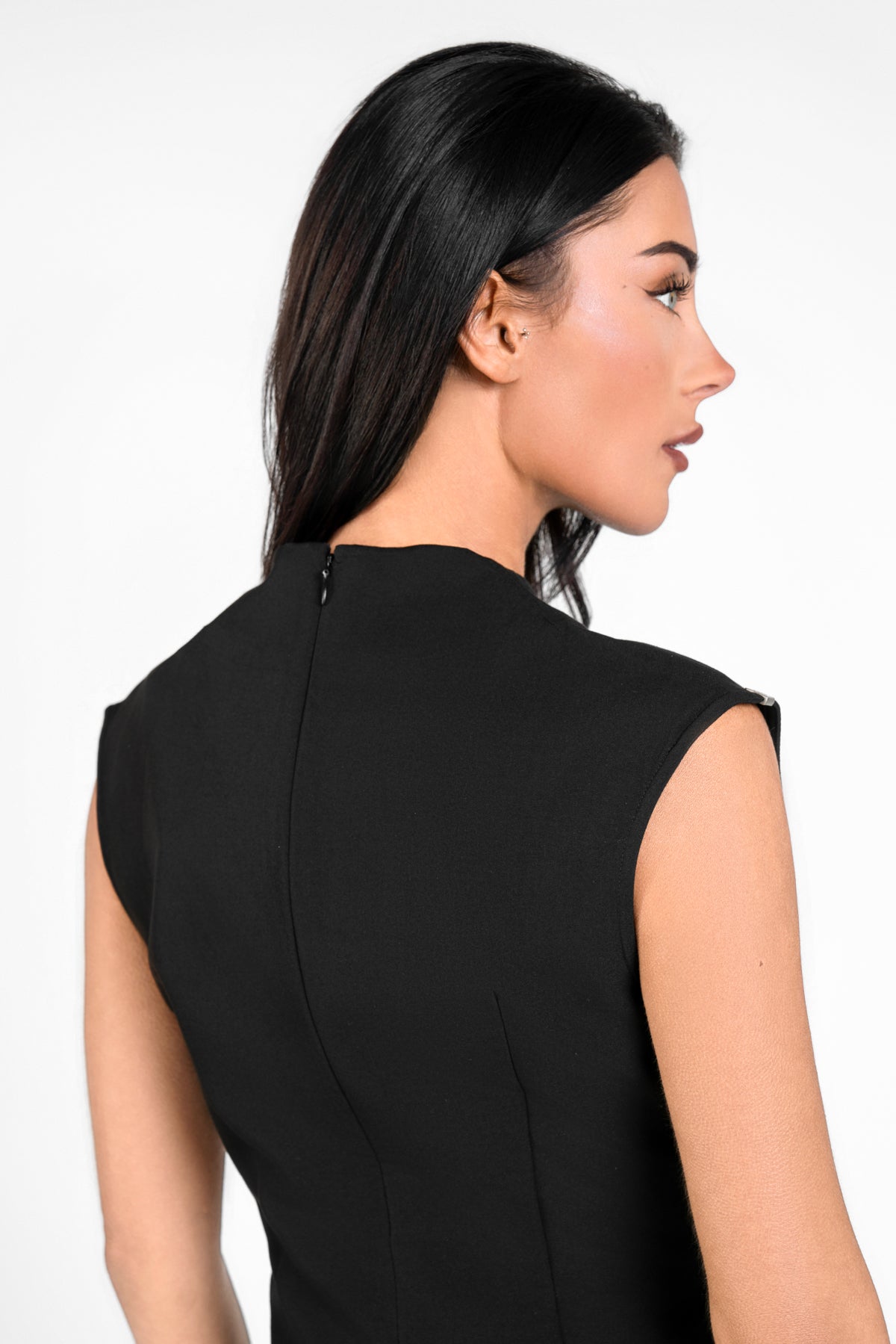 Empower Women's Sleeveless Round Neck Top