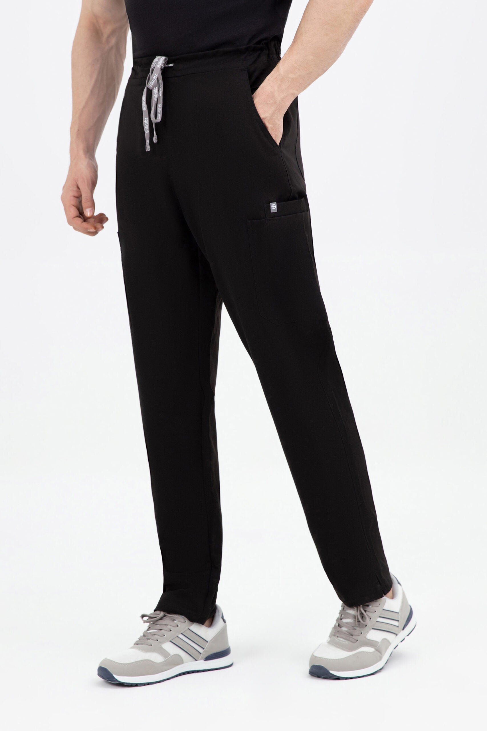 Black / M