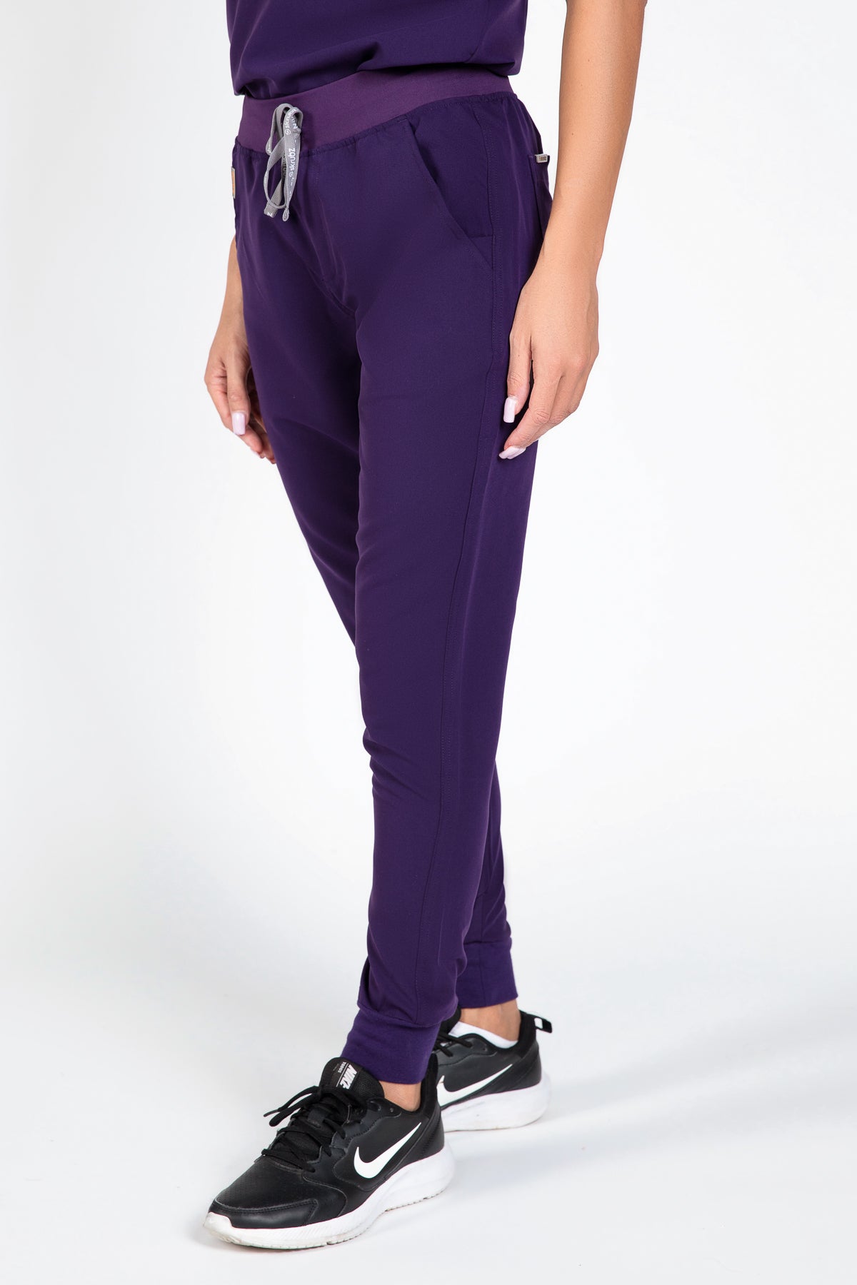 Yugen Womens Jogger Scrub pants