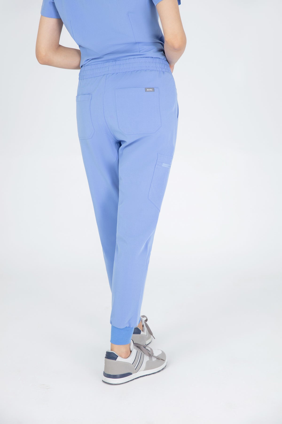 Roku 6 pocket Jogger Scrub Pants Womens