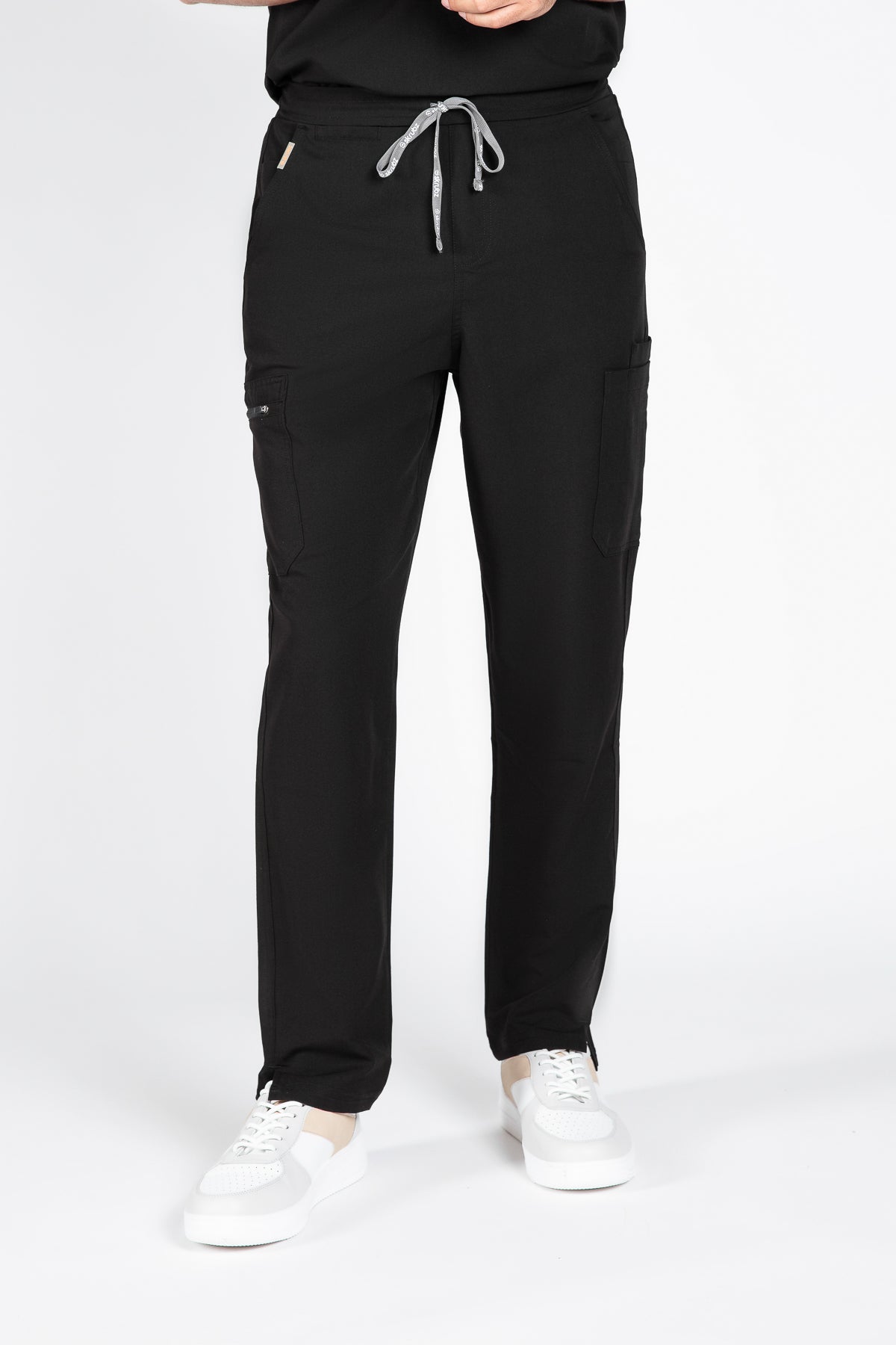 Black / M
