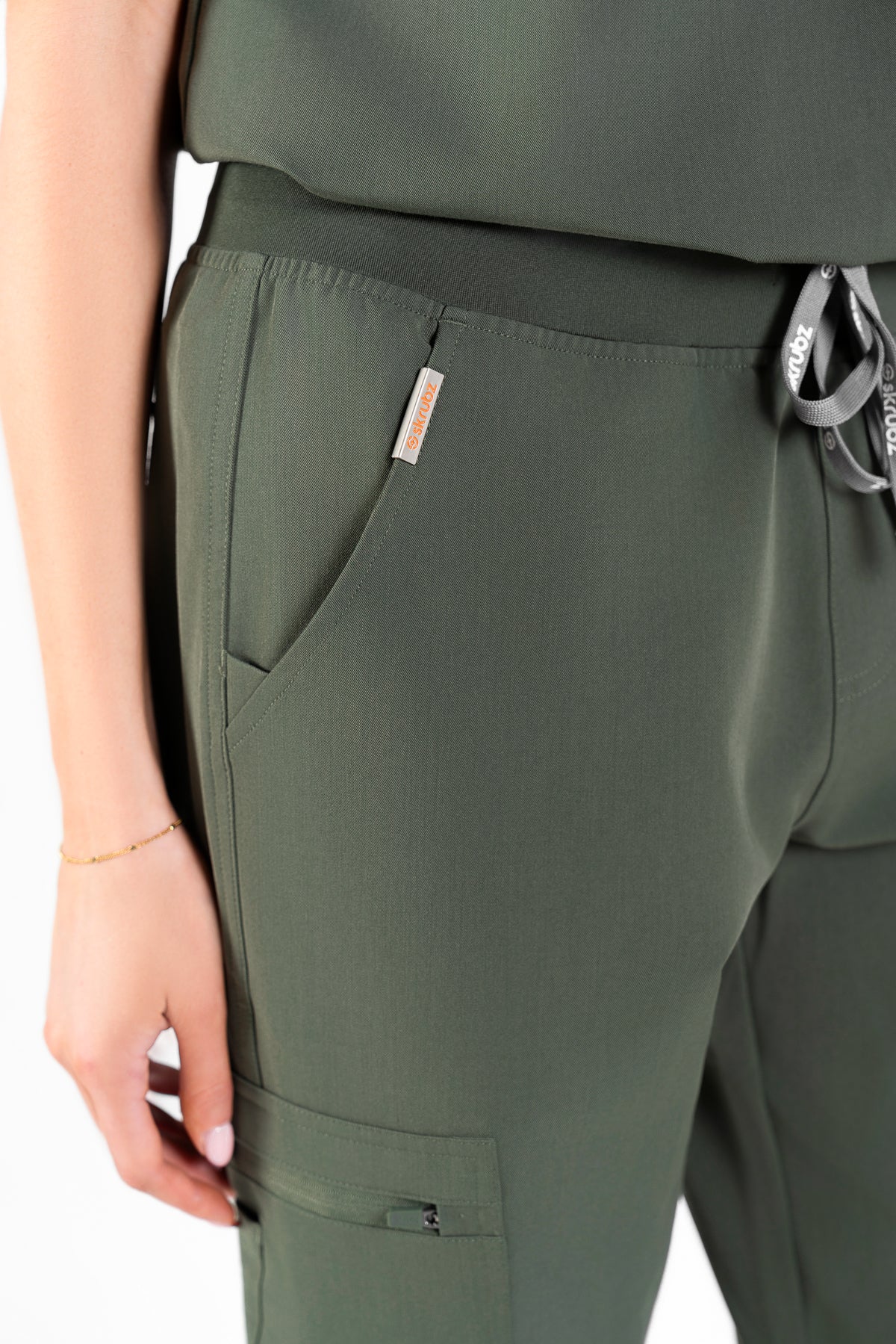 Akari 10 Pocket Jogger Scrub Pants Womens