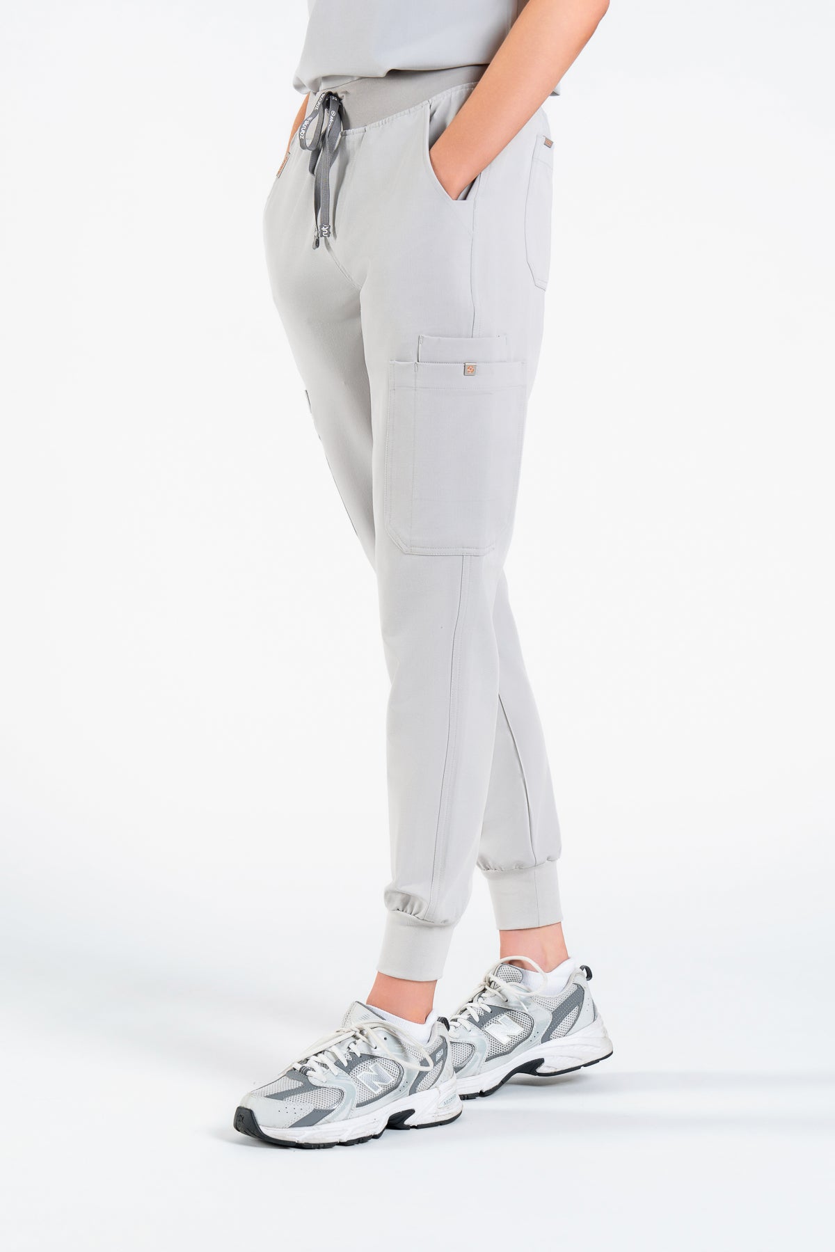 Akari 10 Pocket Jogger Scrub Pants Womens