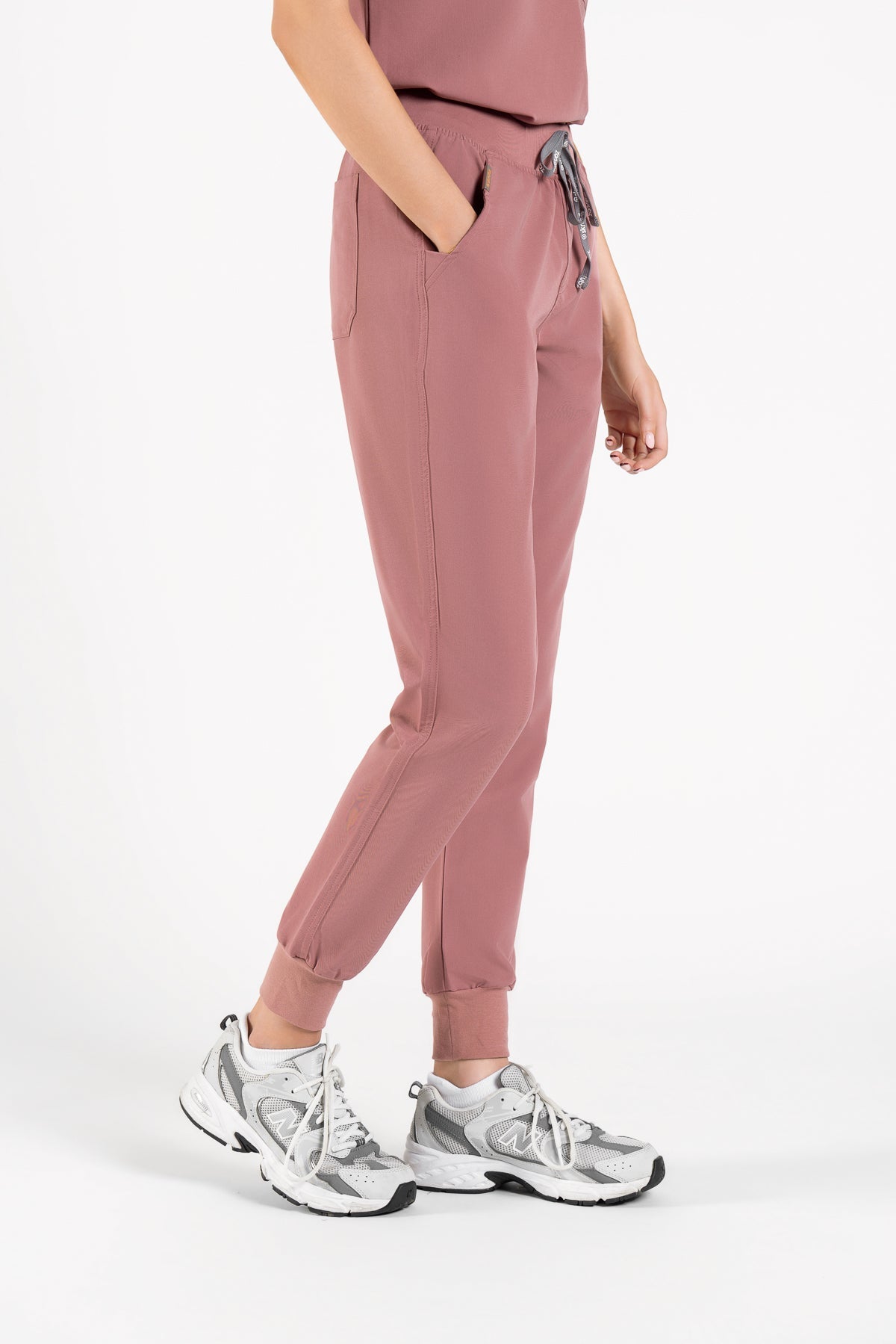 Yugen Womens Jogger Scrub pants