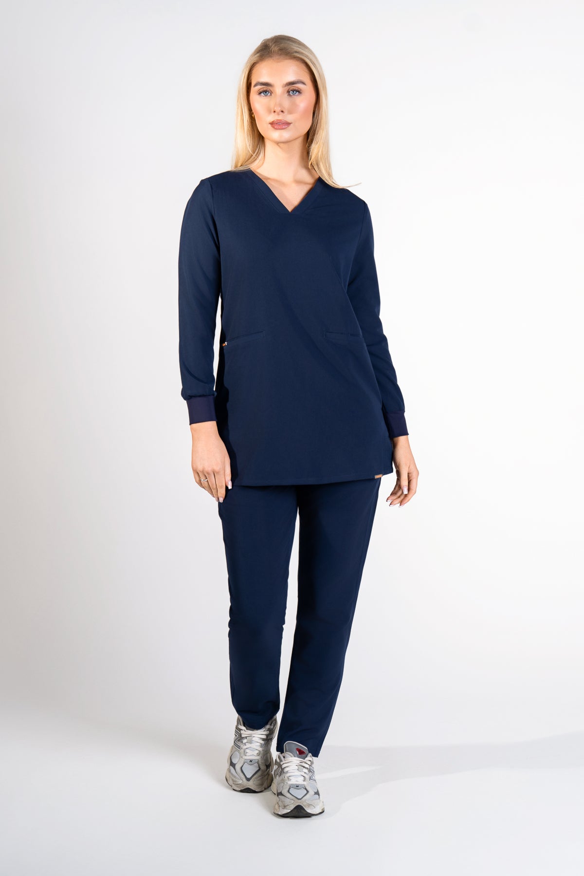 Cosa Women's Long Sleeves V Neck Top