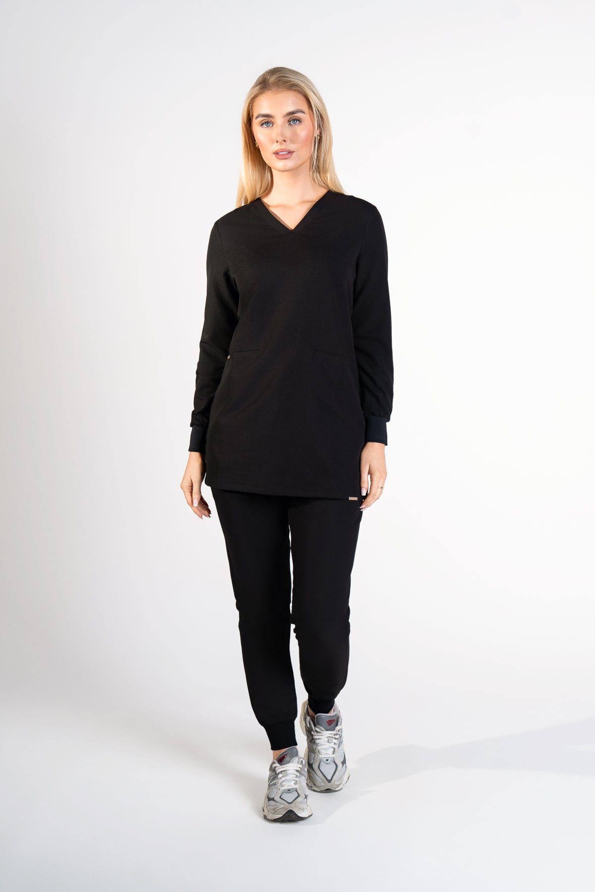 Cosa Women's Long Sleeves V Neck Top