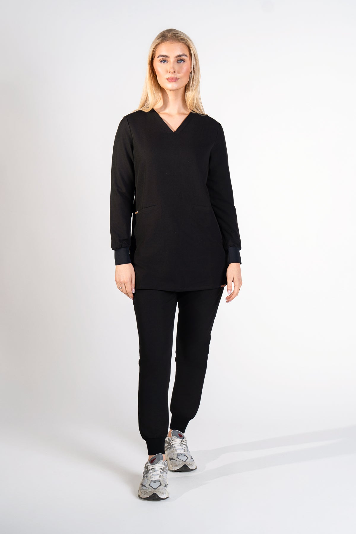 Cosa Women's Long Sleeves V Neck Top