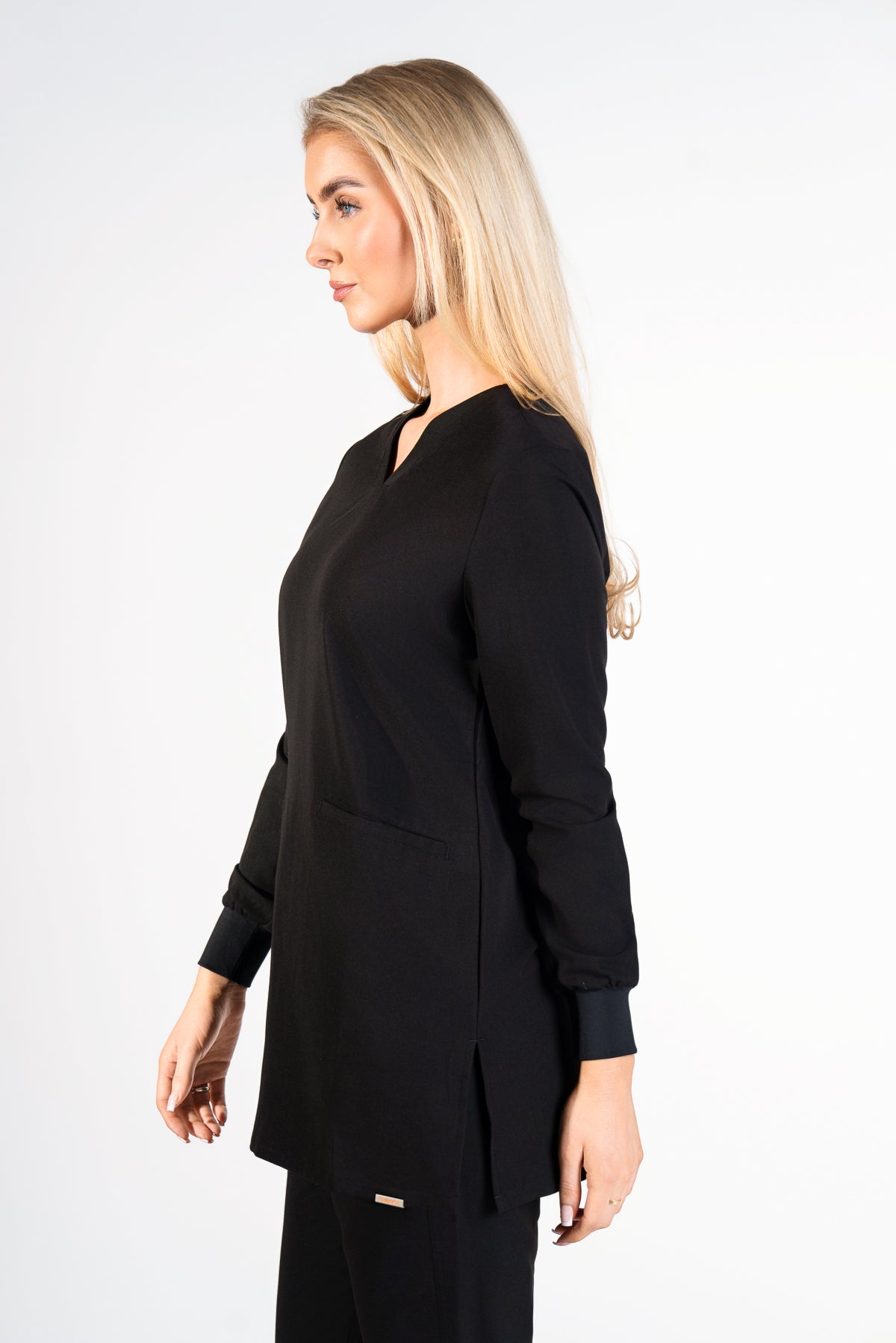 Cosa Women's Long Sleeves V Neck Top