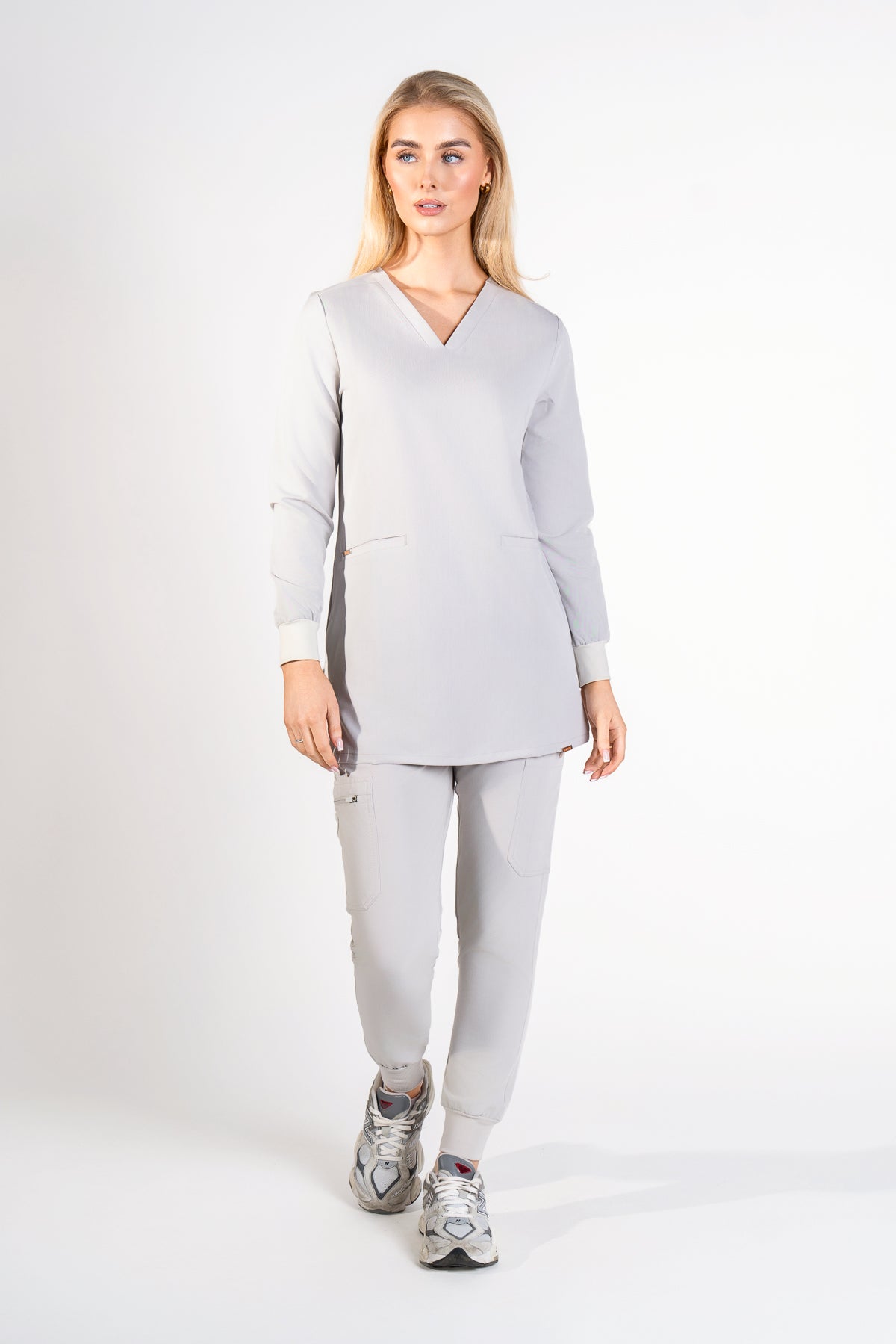 Cosa Women's Long Sleeves V Neck Top