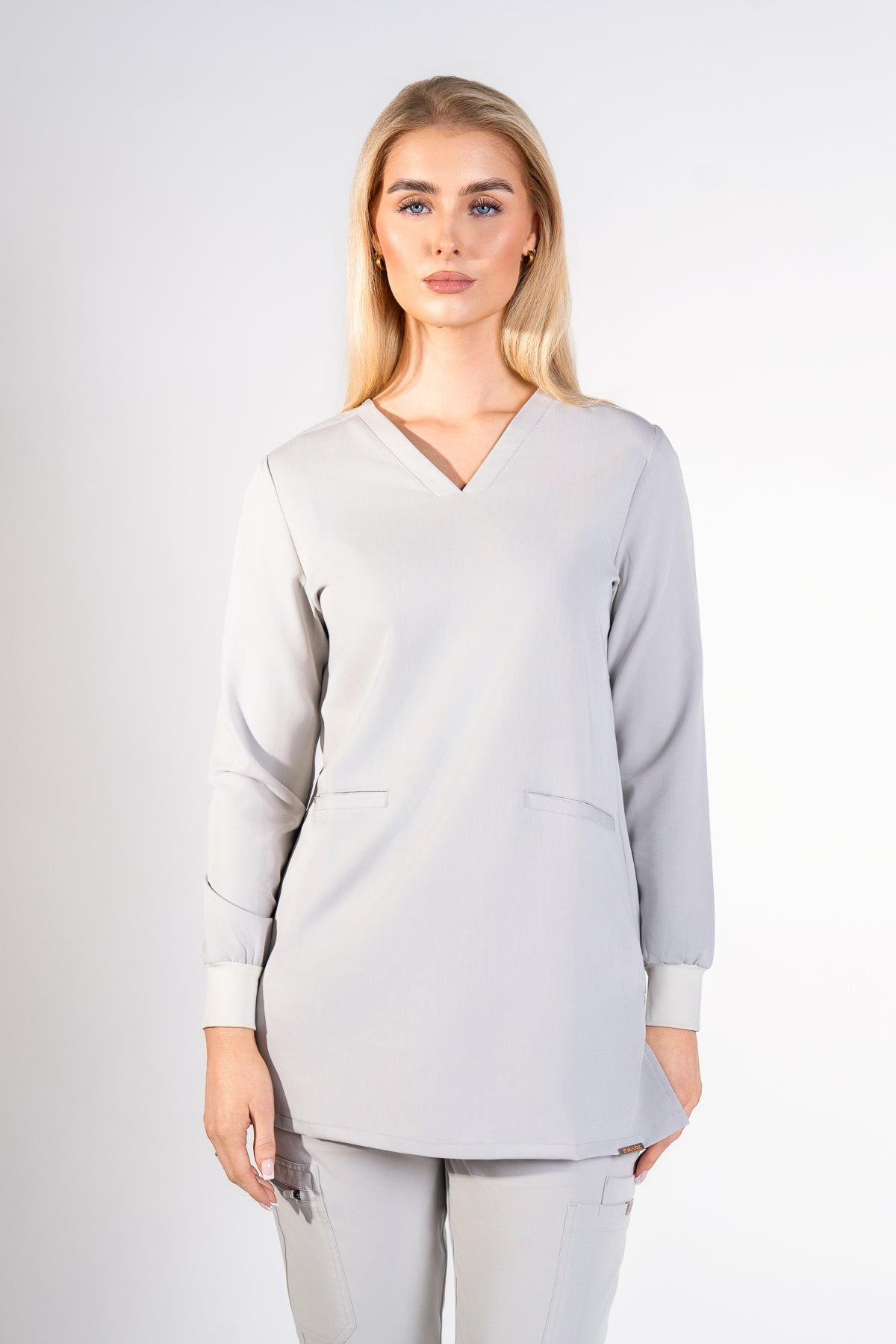 Cosa Women's Long Sleeves V Neck Top