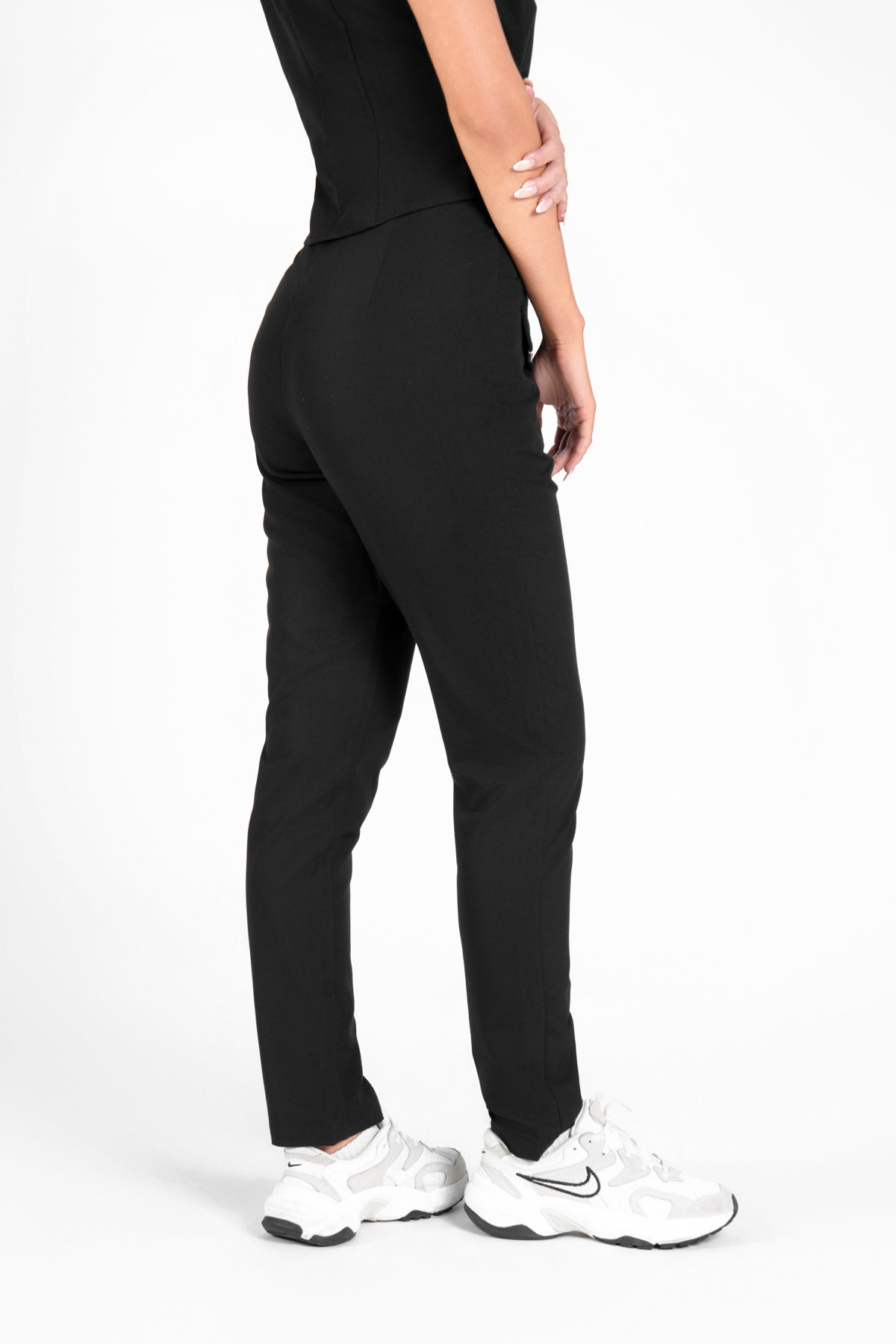 Elevate Women's Dual-Pocket Trousers