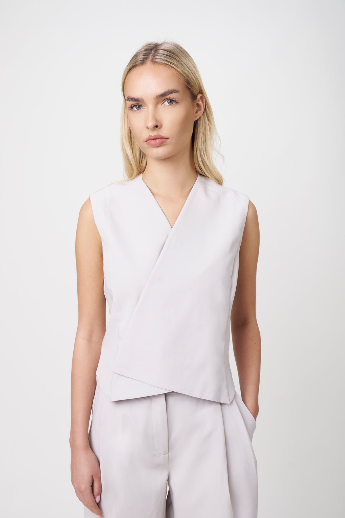 Yuzu Women's Scrub Waist Coat