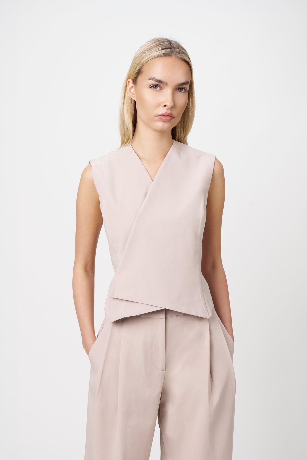 Yuzu Women's Scrub Waist Coat