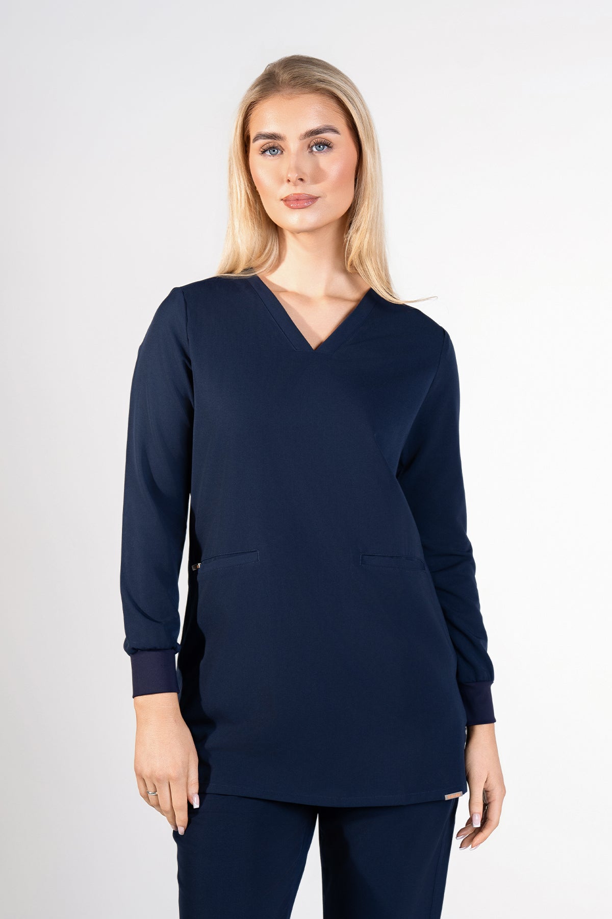 Cosa Women's Long Sleeves V Neck Top